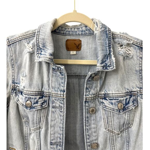 American Eagle Jean Jacket Blue Distressed Denim Button Down Size Women's Small - Picture 2 of 4